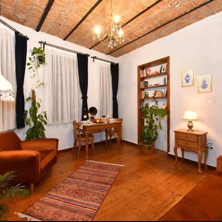 Hayyam House / Heart Of Taksim Estambul